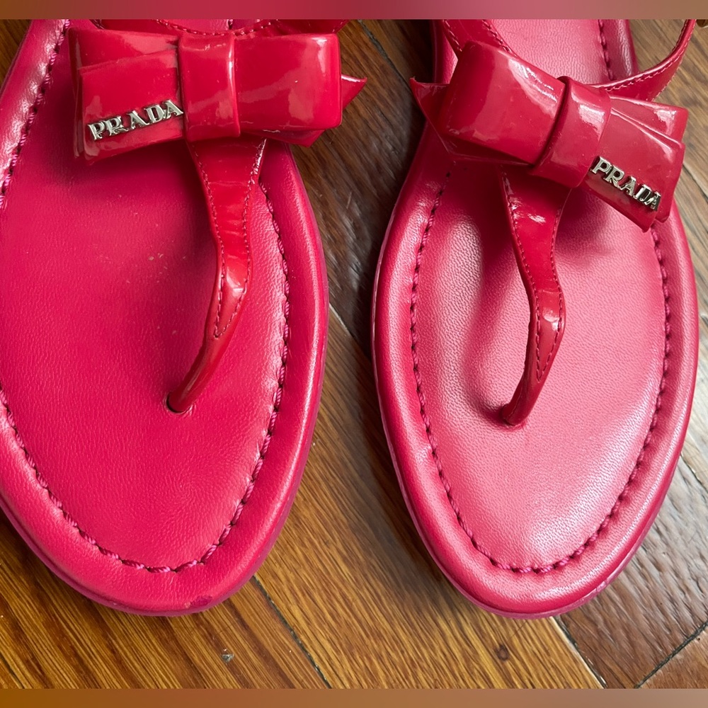 Prada Women's pink Sandals